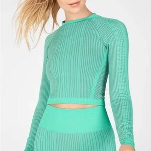 Fabletics Workout Long Sleeve Crop Top